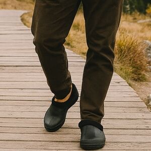 Crocs Blitzen Men’s 11 Black Clog Corduroy Lined Warm Winter Slip-On‎ Shoe